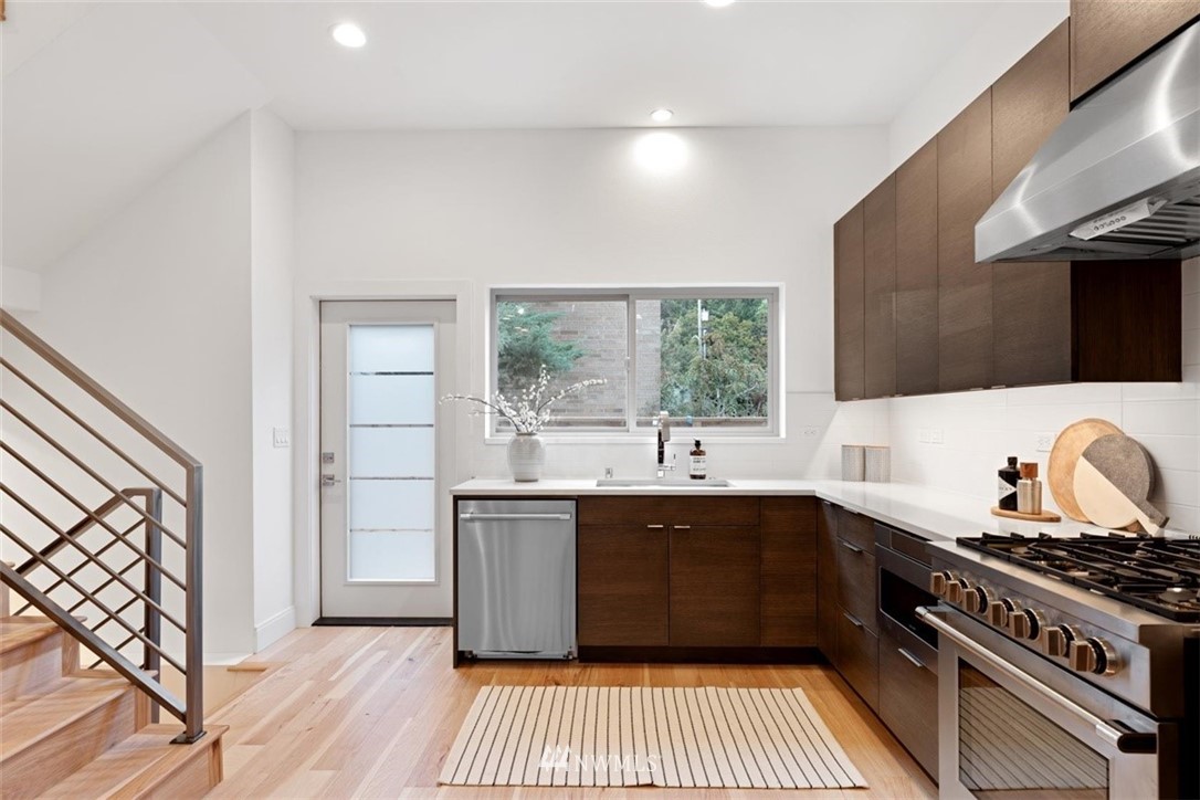 528 North 49th Street Seattle, WA 98103 - Photo 12 of 37 Gallery Image 12