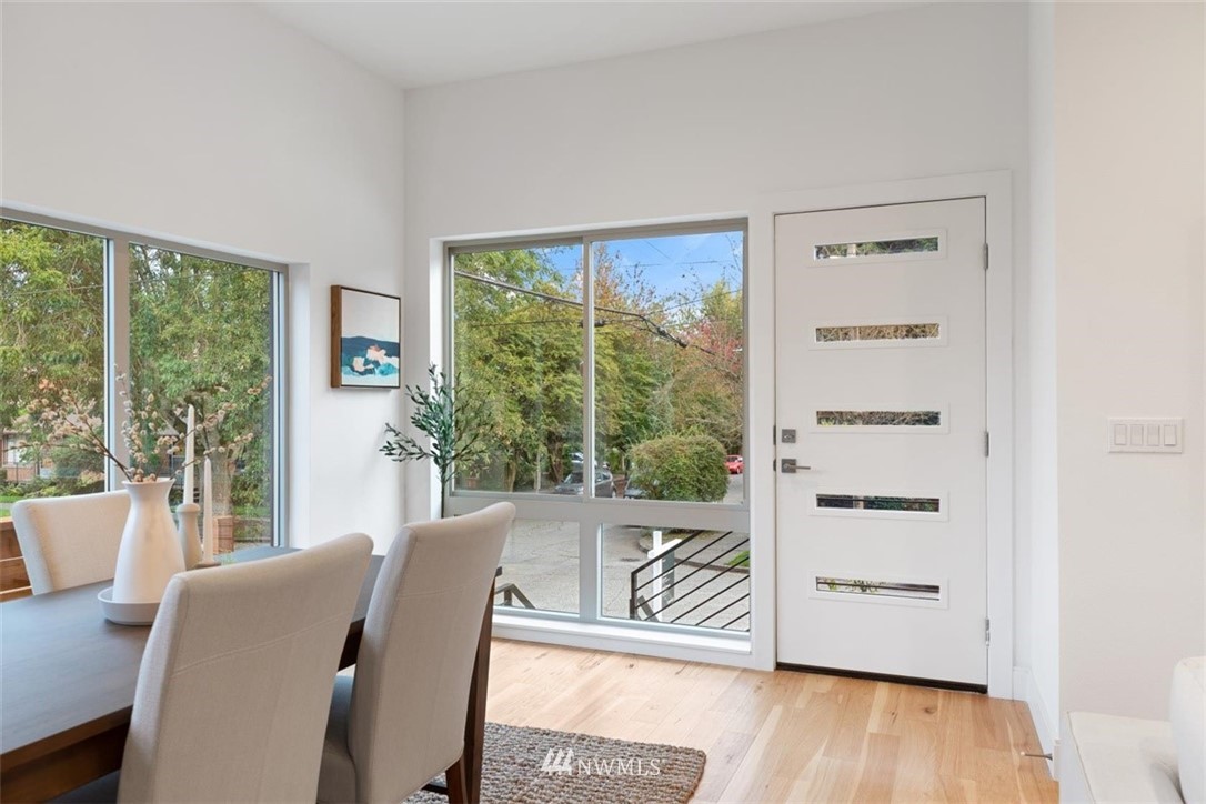 528 North 49th Street Seattle, WA 98103 - Photo 4 of 37 Gallery Image 4
