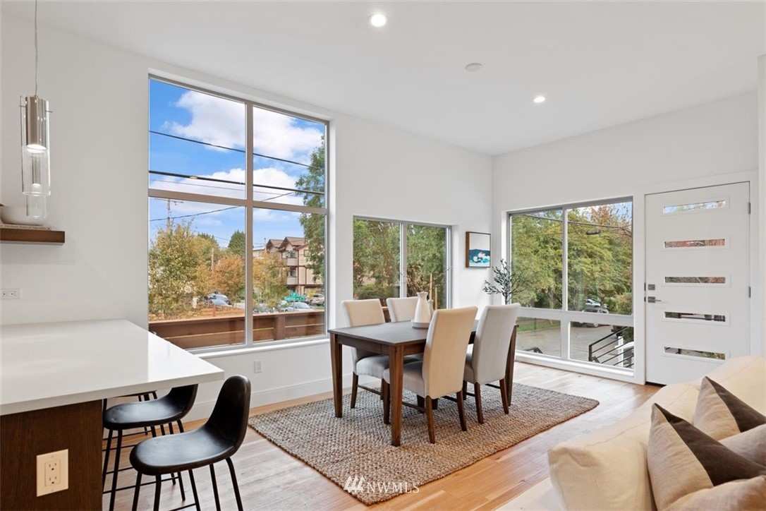 528 North 49th Street Seattle, WA 98103 - Photo 5 of 37 Gallery Image 5