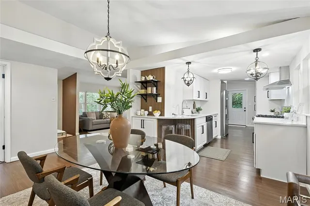 $375,000 | 621 Crest Court, Kirkwood, MO 63122