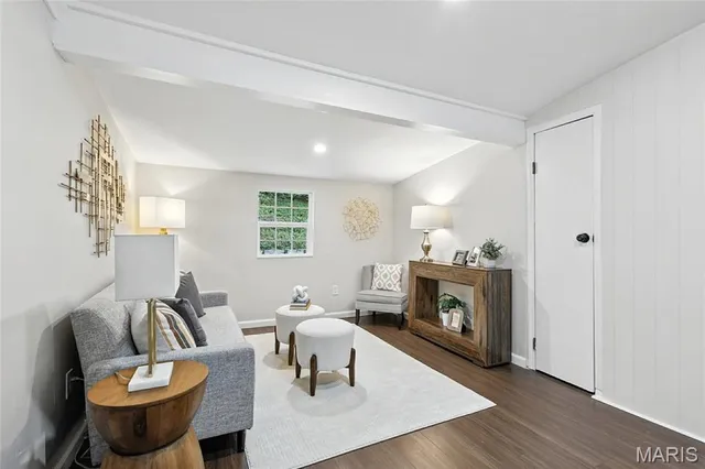 $375,000 | 621 Crest Court, Kirkwood, MO 63122