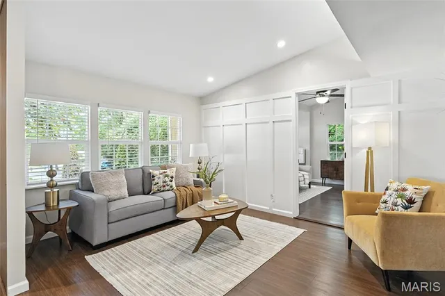 $375,000 | 621 Crest Court, Kirkwood, MO 63122