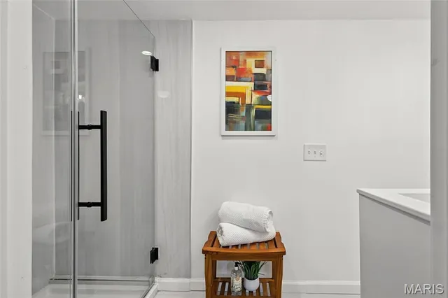 $375,000 | 621 Crest Court, Kirkwood, MO 63122