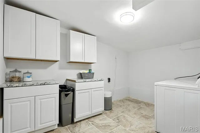 $375,000 | 621 Crest Court, Kirkwood, MO 63122