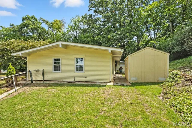 $375,000 | 621 Crest Court, Kirkwood, MO 63122