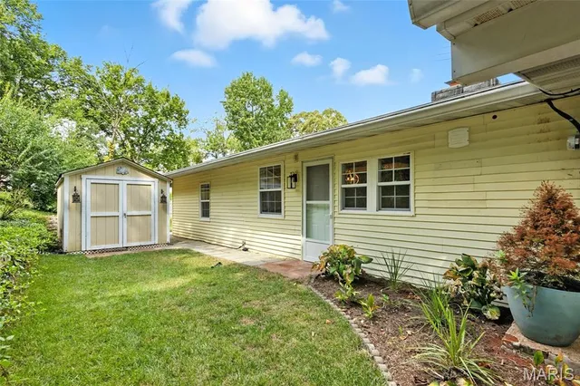 $375,000 | 621 Crest Court, Kirkwood, MO 63122