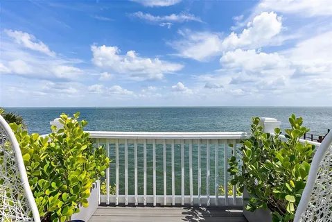 $599,000 | 4966 Coquina Key Drive Southeast, St. Petersburg, FL 33705