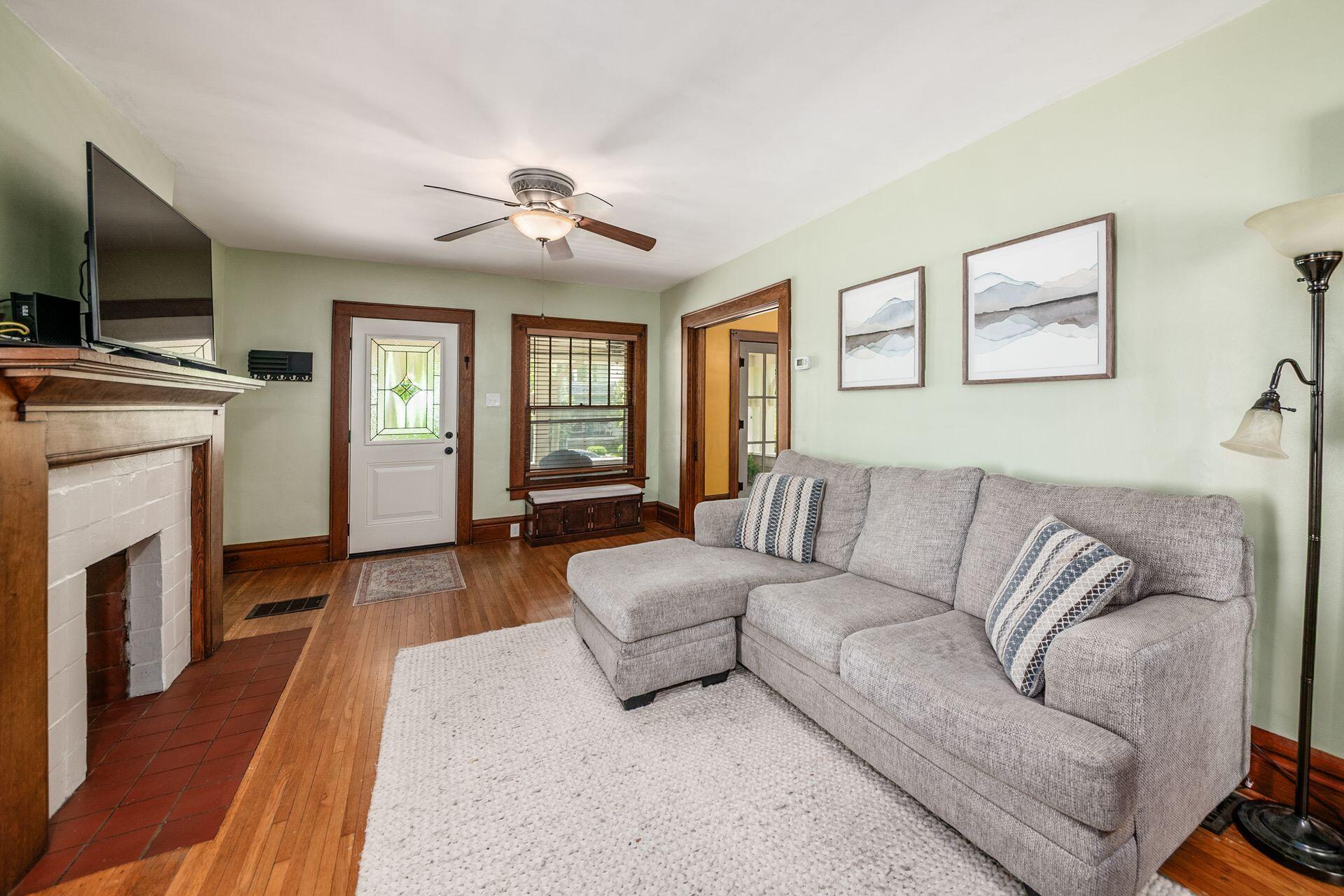 154 East Kelso Road Columbus, OH 43202 - Photo 7 of 44 007_7b6a4c45_L 154 E Kelso117