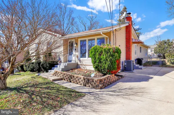 $700,000 | 4623 Wissahican Avenue, Rockville, MD 20853