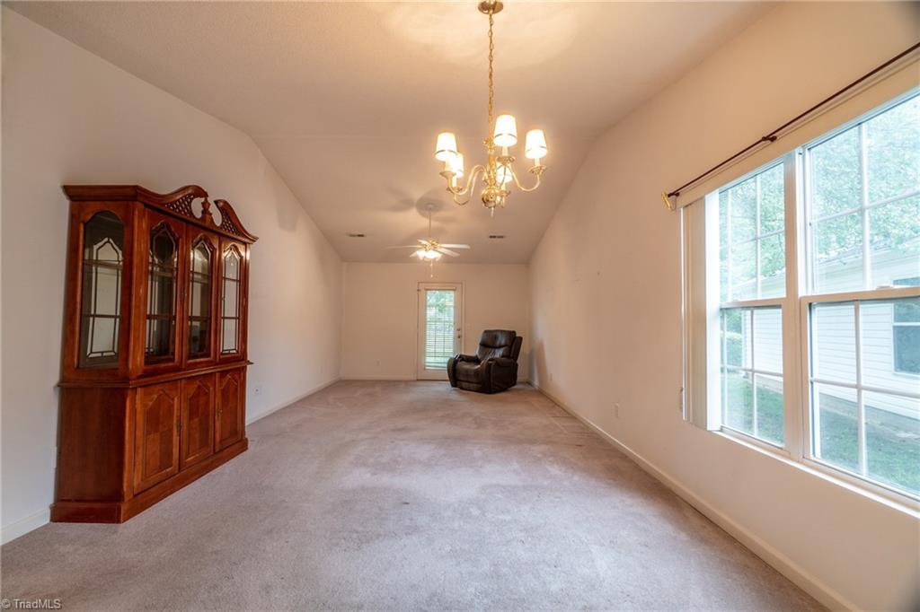 907 James Road High Point, NC 27265 - Photo 4 of 24 Great Room / Dining Room combo