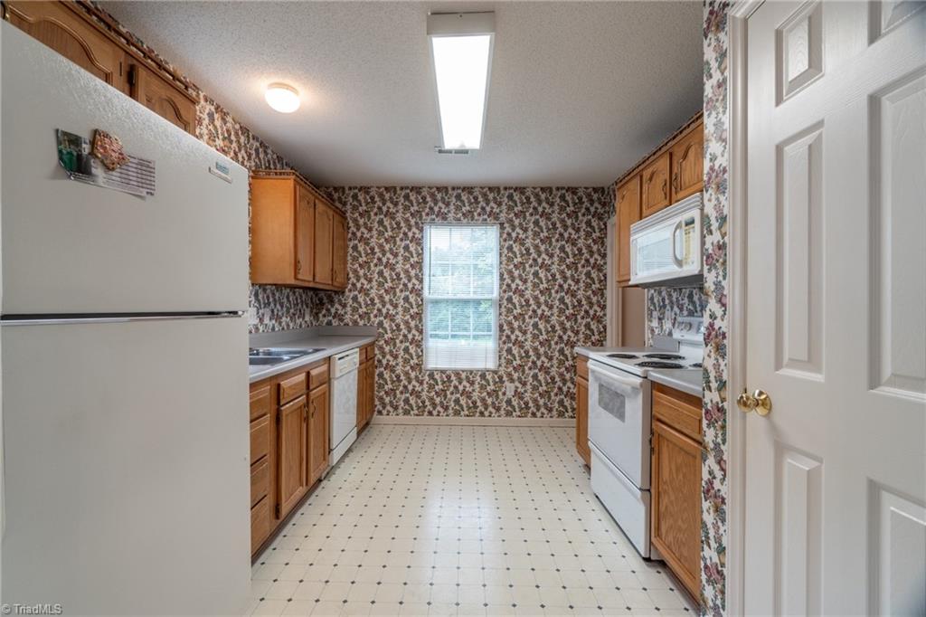 907 James Road High Point, NC 27265 - Photo 10 of 24 Kitchen 3