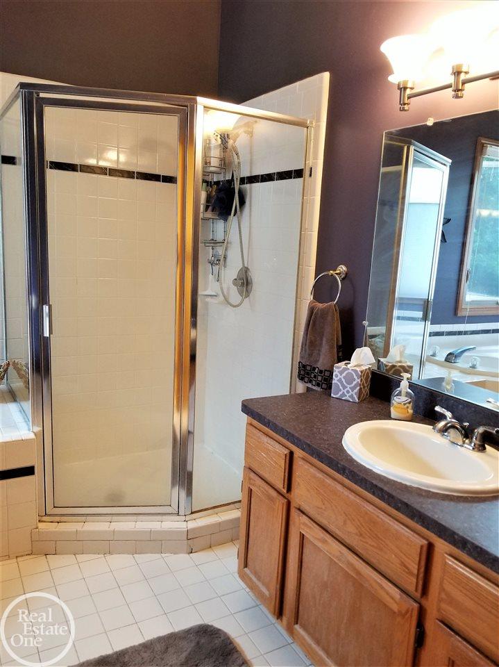 50167 Riverside Drive Macomb, MI 48044 - Photo 22 of 84 31348103-21.JPG