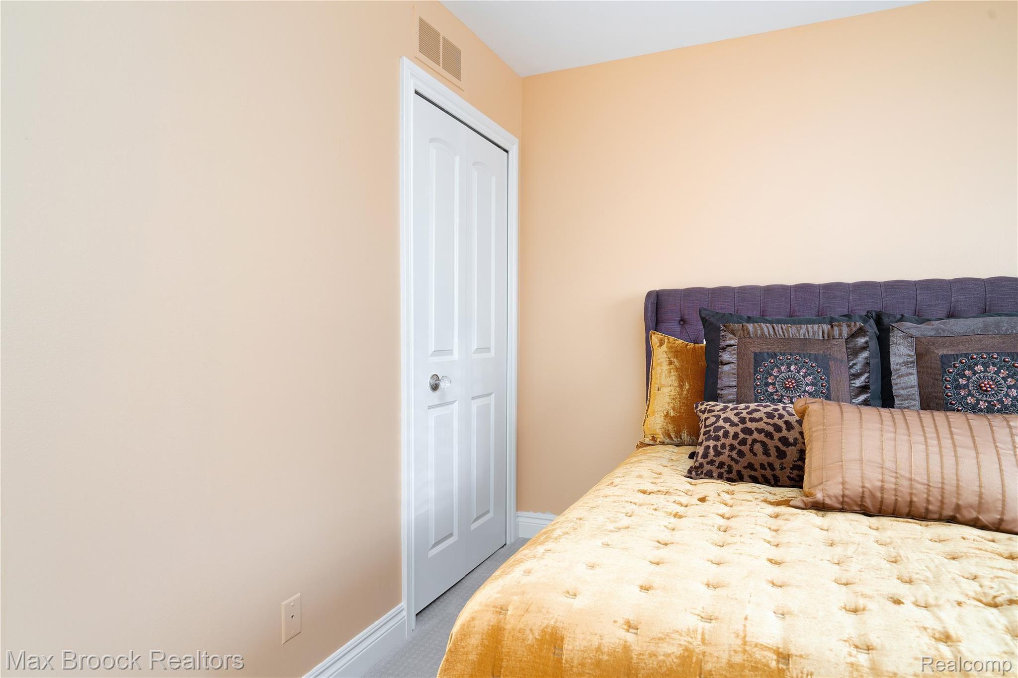 609 South Crooks Road Clawson, MI 48017 - Photo 23 of 33 MLS-18.jpg
