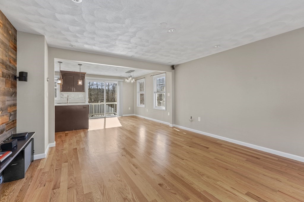 2 Woodside Road Billerica, MA 01862 - Photo 11 of 41 Gallery Image 11