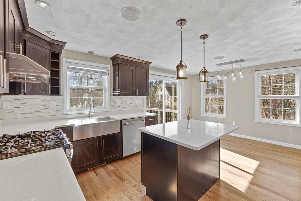 2 Woodside Road Billerica, MA 01862 - Photo 5 of 41 Gallery Image 5