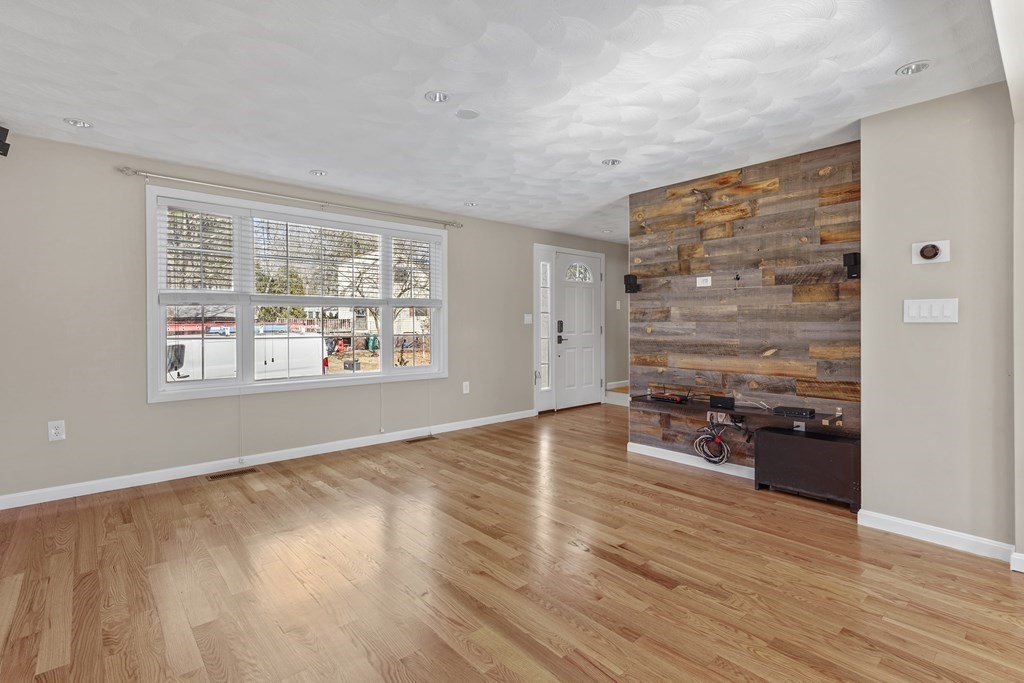 2 Woodside Road Billerica, MA 01862 - Photo 10 of 41 Gallery Image 10