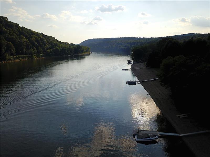 1186 River Road Freeport, PA 16229 - Photo 22 of 24 Looking South on the Allegheny..docks are neighbors.