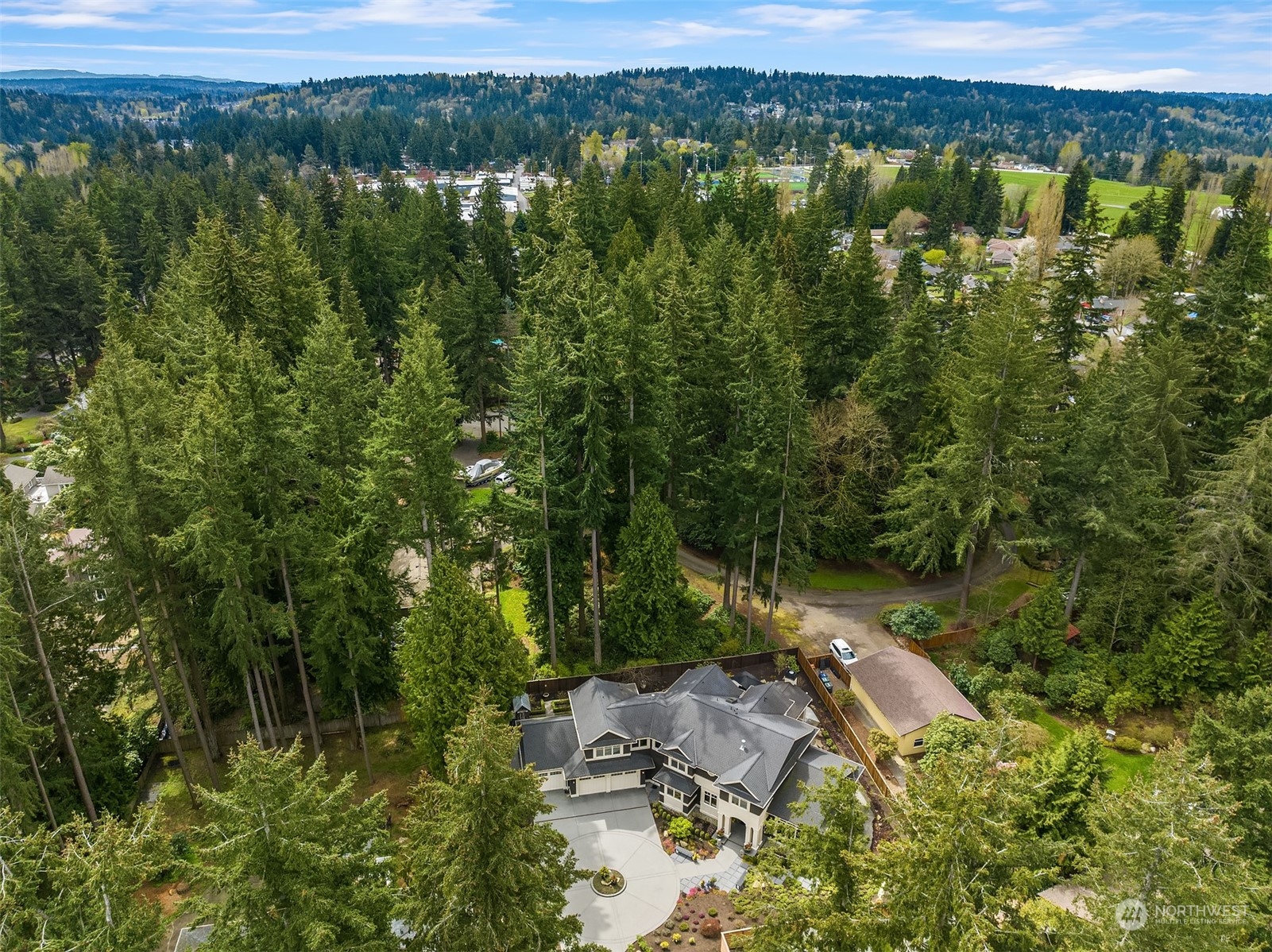 9013 Northeast 190th Street Bothell, WA 98011 - Photo 38 of 39 a view of lake and mountain
