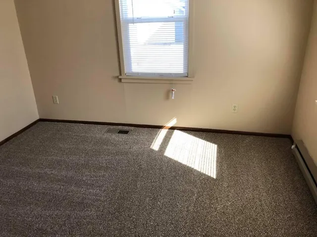 $300,000 | 5340 Main Street East, Maple Plain, MN 55359