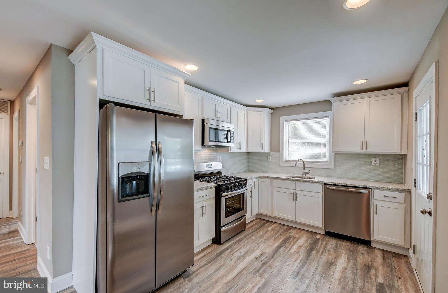 5422 Radecke Avenue Baltimore, MD 21206 - Photo 8 of 22 Kitchen - Stainless Steel Appliances