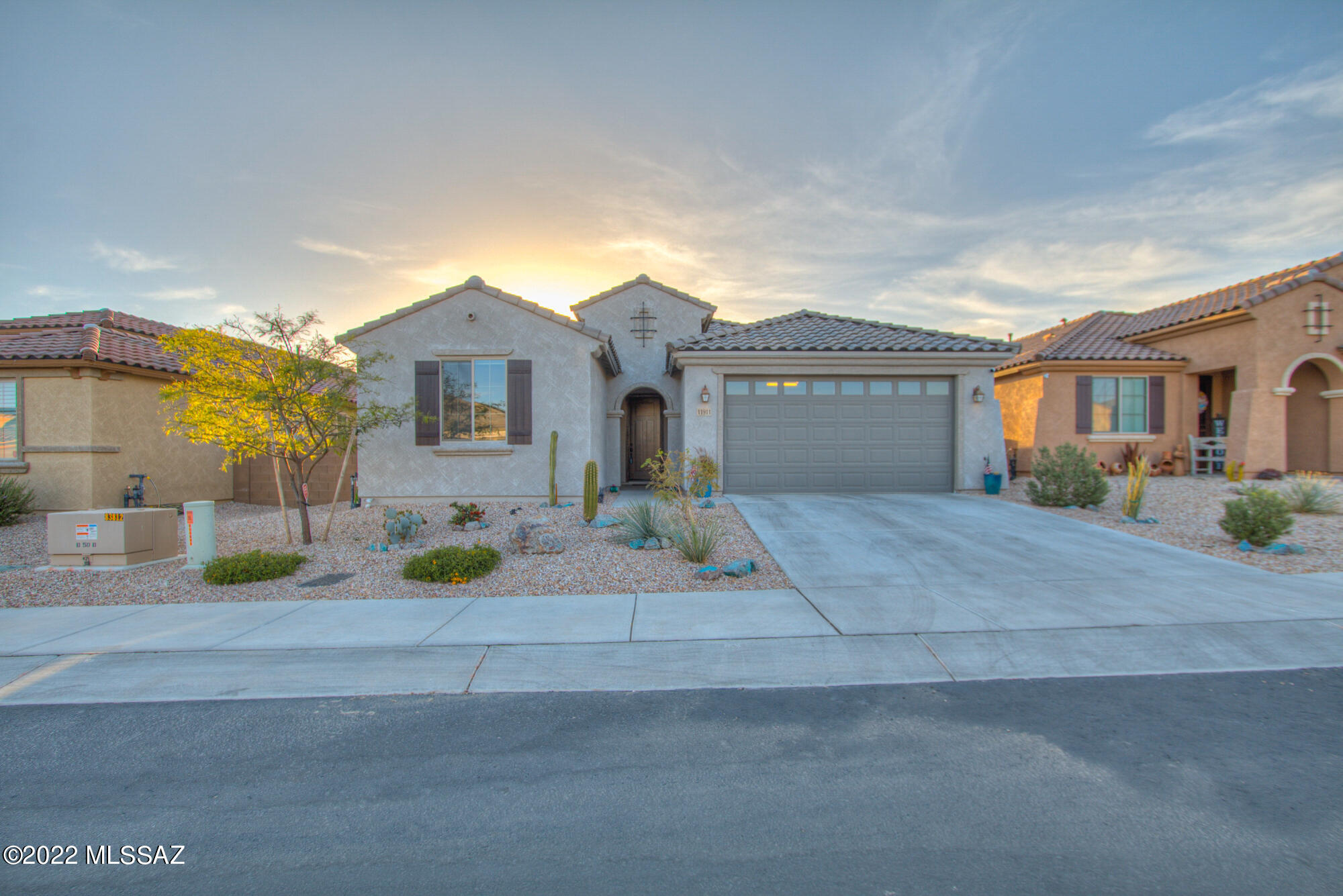 11911 North Raphael Way Tucson, AZ 85742 - Photo 2 of 39 Gallery Image 2