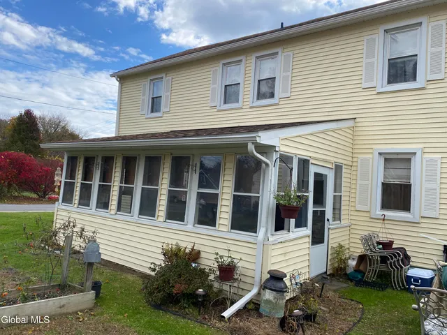 $249,900 | 1 2nd Street, Schaghticoke, NY 12154