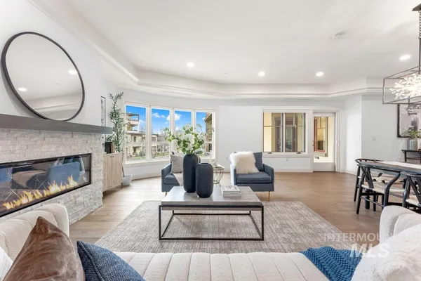 $888,000 | 2967 W Crescent, Unit 207, Boise, ID 83706