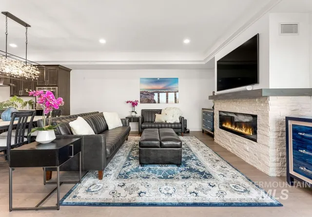 $888,000 | 2967 W Crescent, Unit 207, Boise, ID 83706