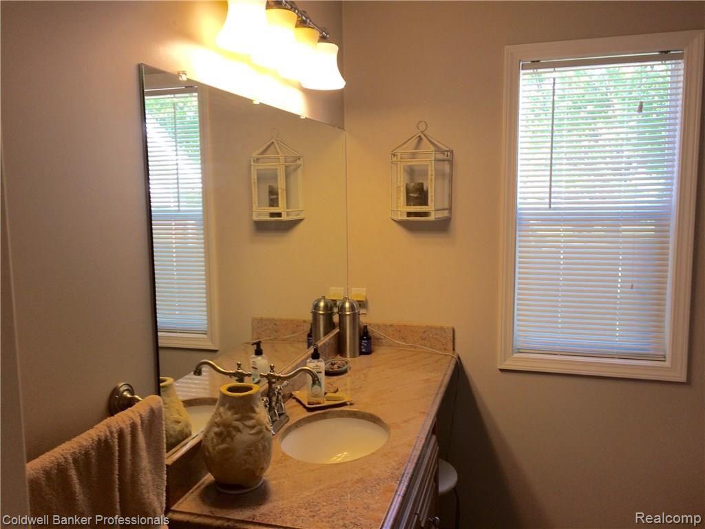 2815 Bembridge Road Royal Oak, MI 48073 - Photo 15 of 28 Gallery Image 15