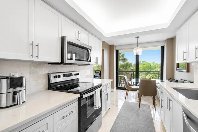 $837,900 | 2001 North Ocean Boulevard, Unit 305, Boca Raton, FL 33431