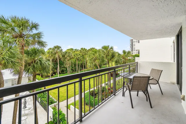 $837,900 | 2001 North Ocean Boulevard, Unit 305, Boca Raton, FL 33431