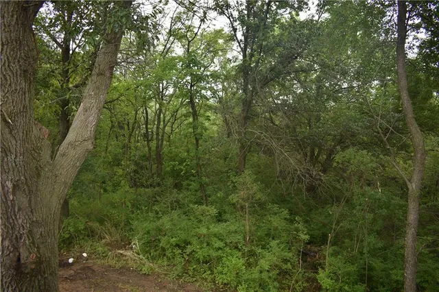 $669,900 | 4814 Northeast 105th Street, Kansas City, MO 64156