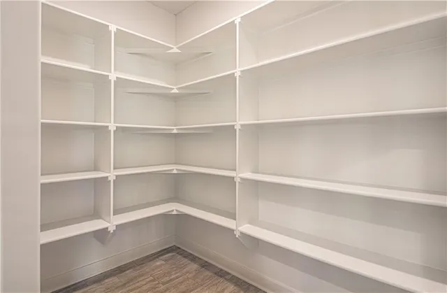 $669,900 | 4814 Northeast 105th Street, Kansas City, MO 64156