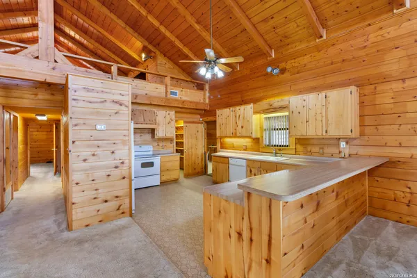 a view of a storage & utility room