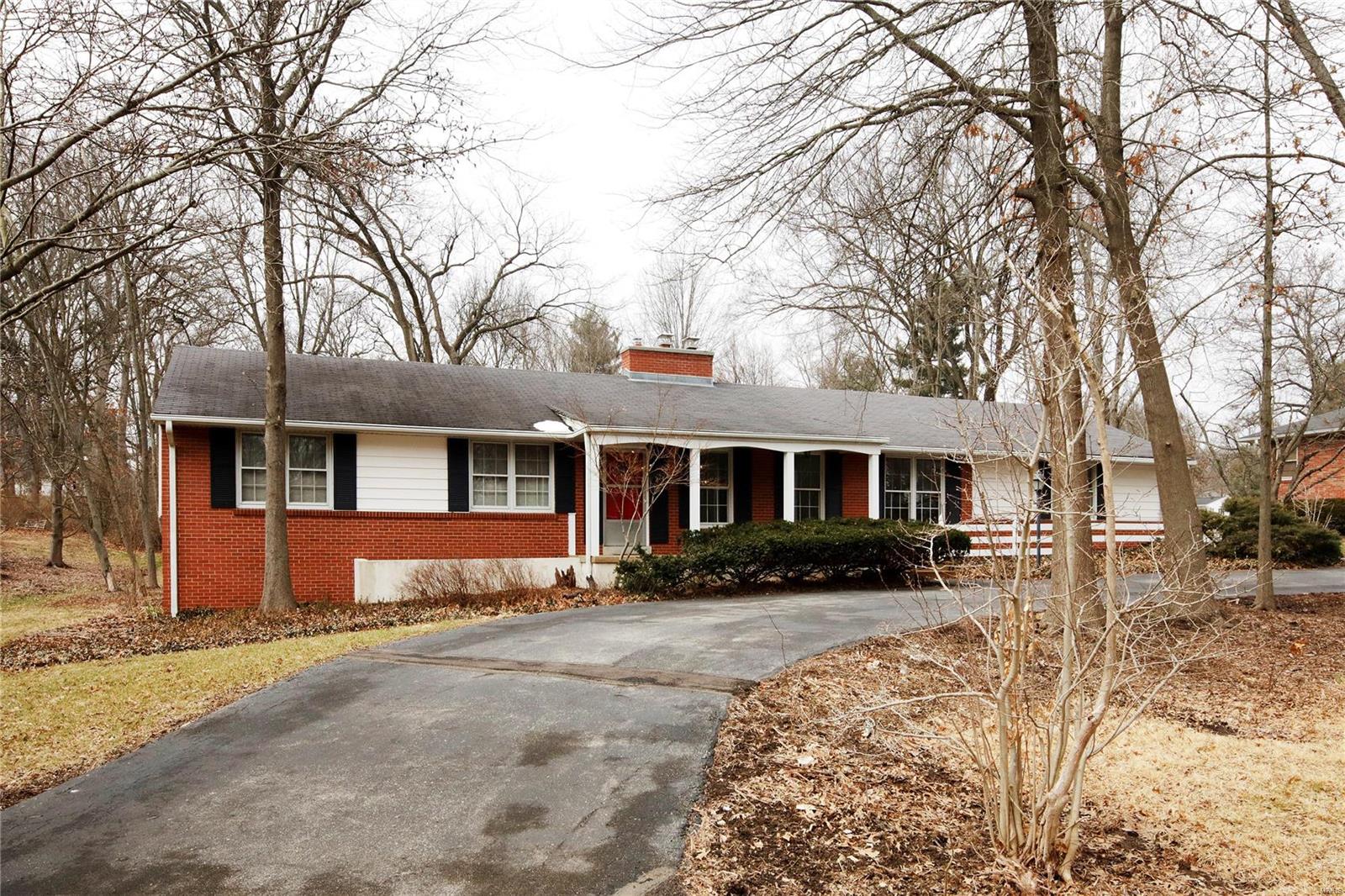 323 South Spoede Road Creve Coeur, MO 63141 - Photo 2 of 20 Gallery Image 2