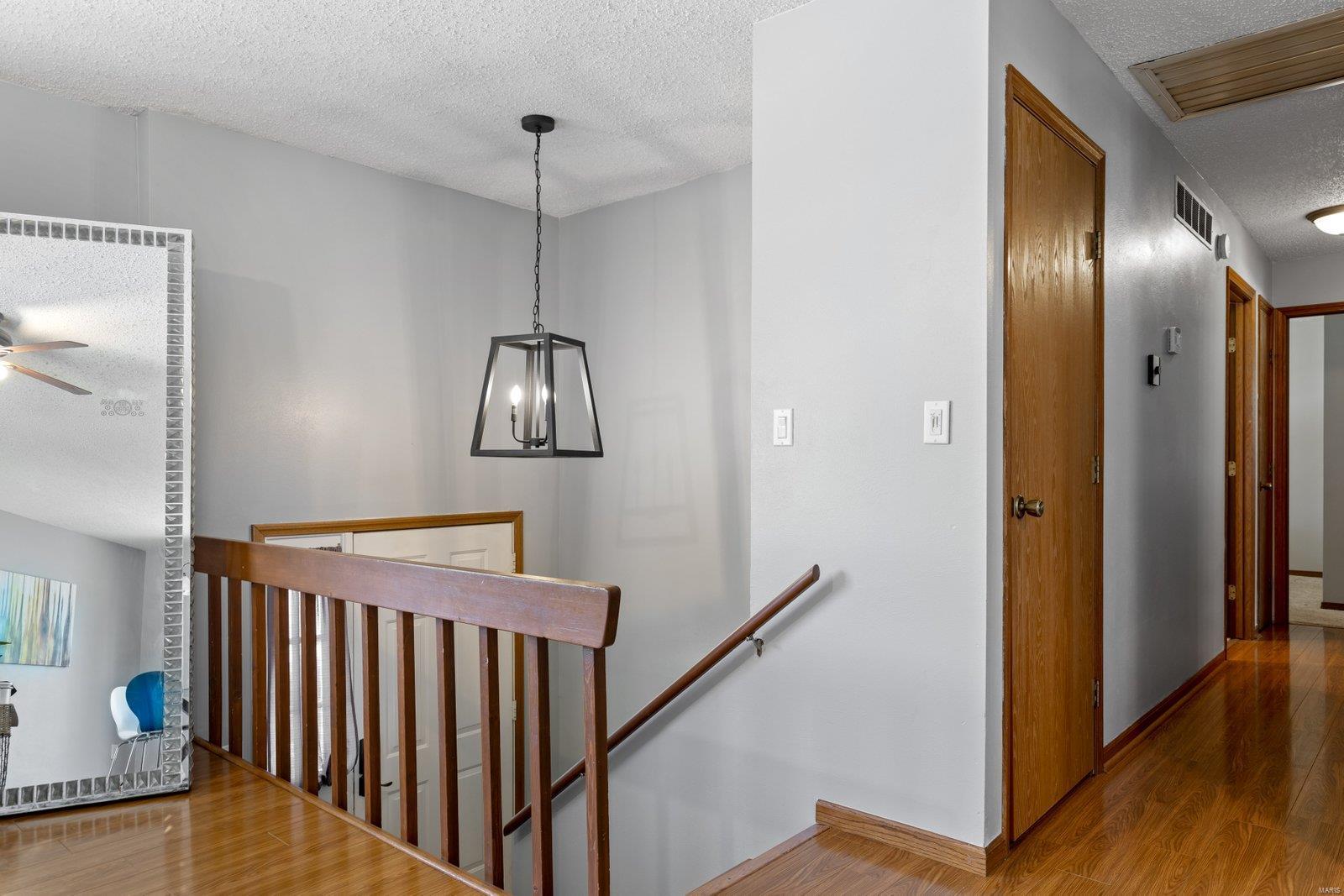 4711 Storeyland Drive Alton, IL 62002 - Photo 2 of 38