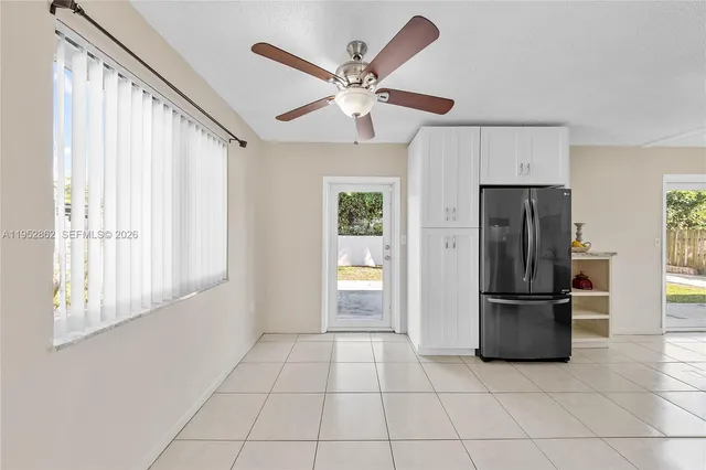 $3,445 | 10525 Southwest 77th Court, Unit 10525, Pinecrest, FL 33156