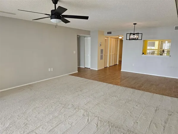 $2,200 | 6430 Sun Eagle Lane, Unit 103, Bradenton, FL 34210