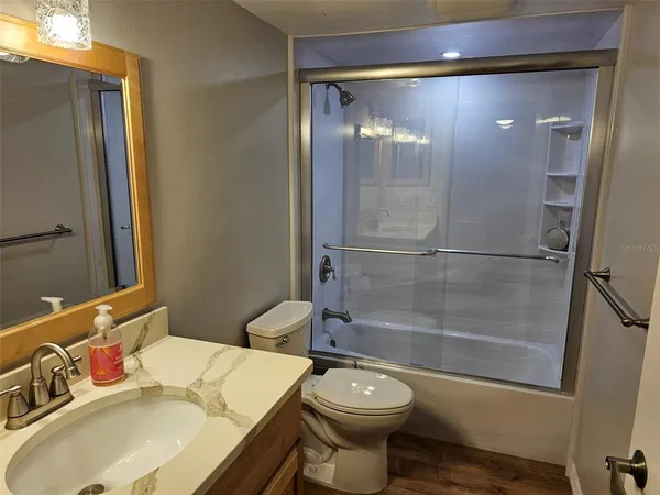 $2,200 | 6430 Sun Eagle Lane, Unit 103, Bradenton, FL 34210