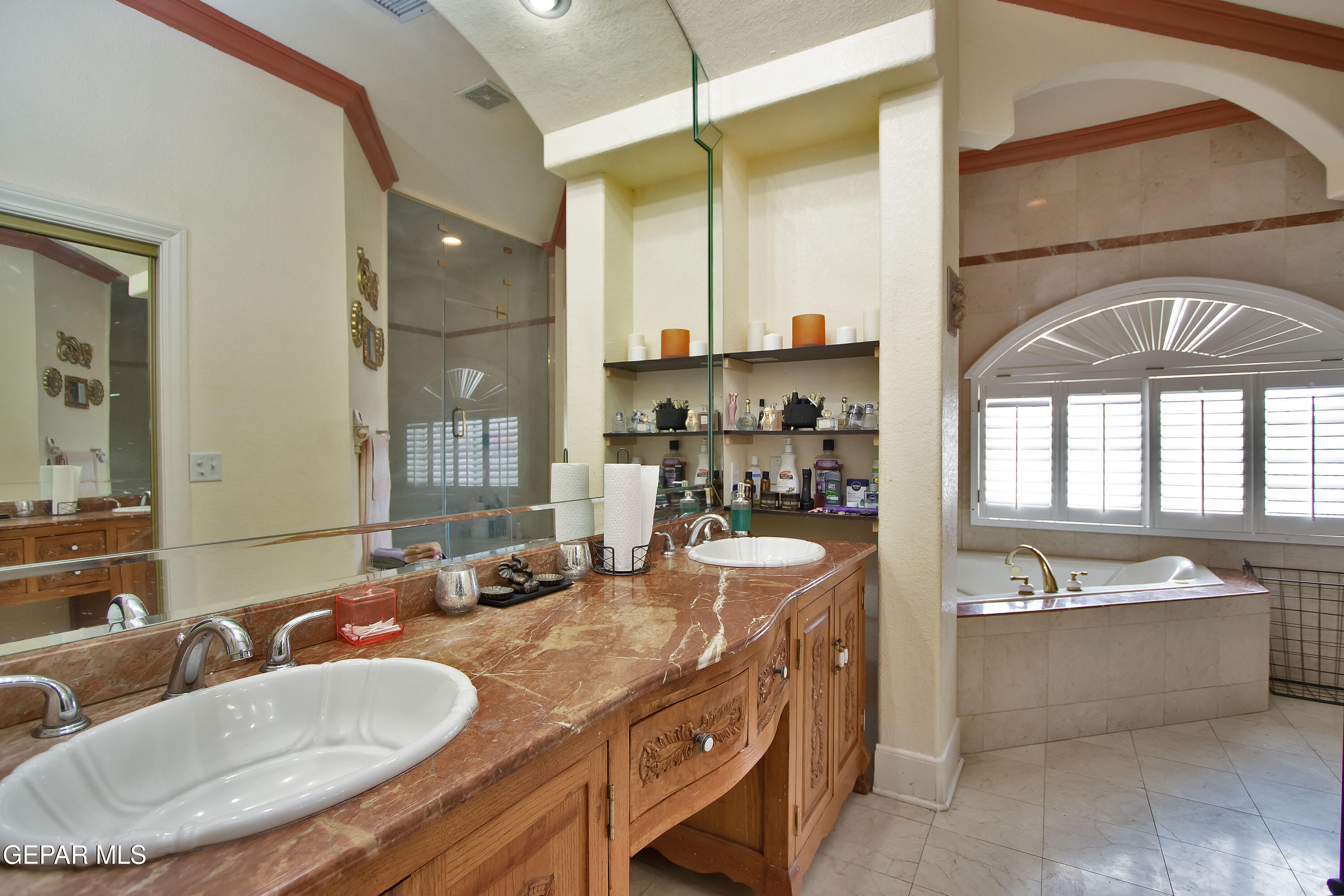 861 Country Club Road El Paso, TX 79932 - Photo 84 of 104 Master Bathroom