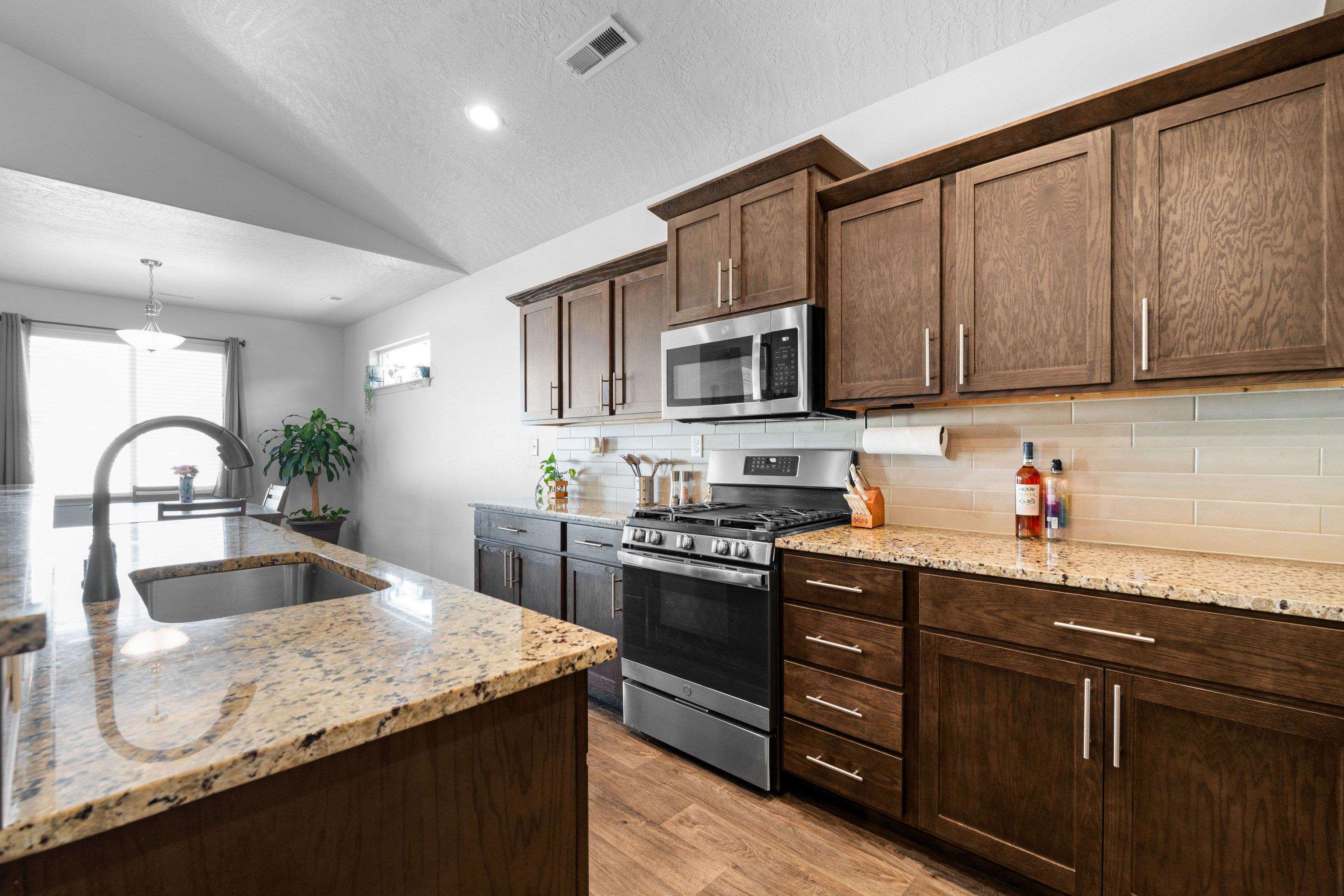 5415 North Calvin Road Spokane Valley, WA 99216 - Photo 2 of 48