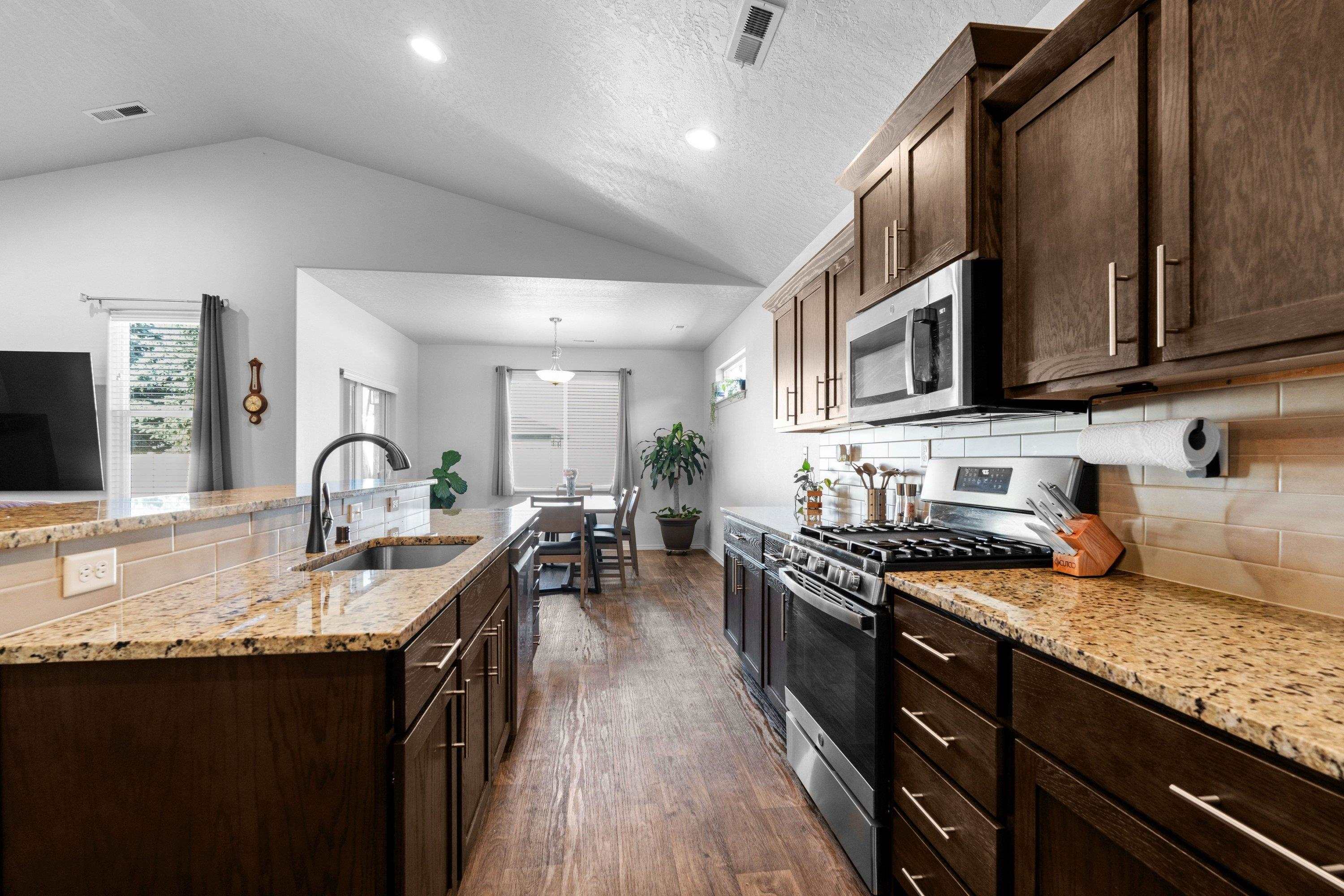 5415 North Calvin Road Spokane Valley, WA 99216 - Photo 3 of 48