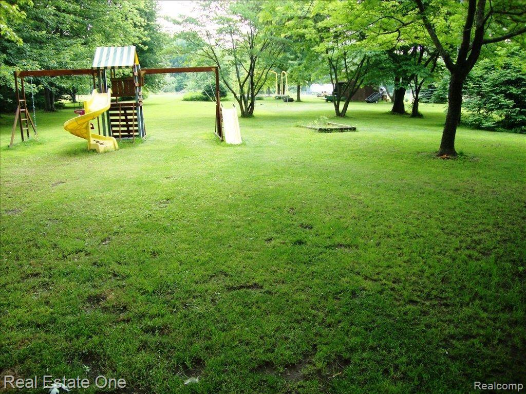 10340 Exeter Road Carleton, MI 48117 - Photo 7 of 25 SWING SET INC.