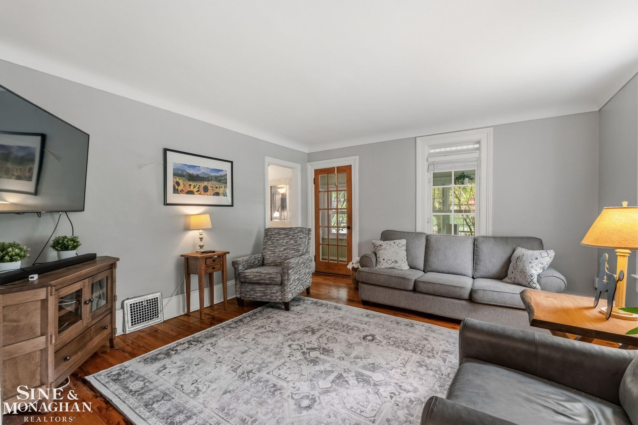 134 Kerby Road Grosse Pointe, MI 48236 - Photo 20 of 69 50213365-40be18af-d176-4042-9018-dffea5fc2dea.JPG