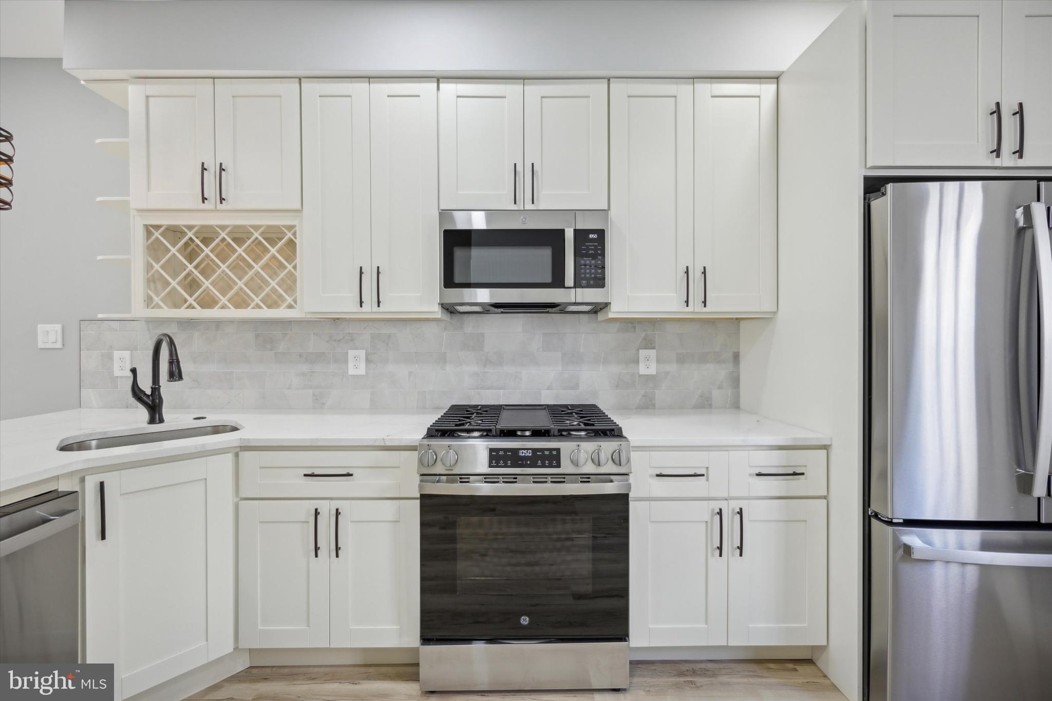 451 Fitzgerald Street Philadelphia, PA 19148 - Photo 9 of 25 Kitchen