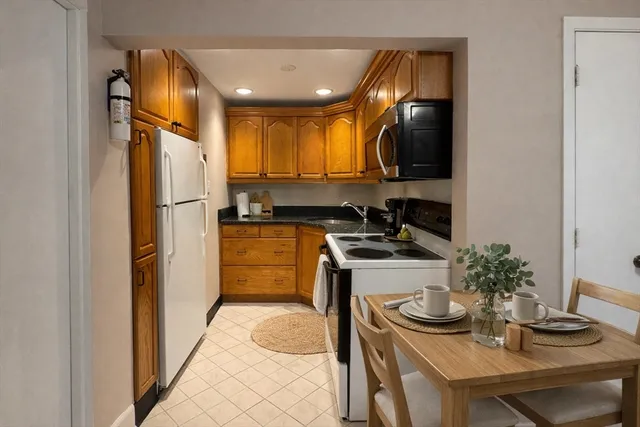 $1,850 | 29 Arlington Road, Unit 2, Woburn, MA 01801