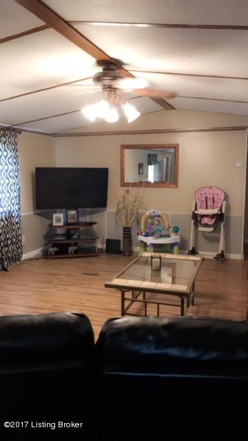 723 Foley Road Shepherdsville, KY 40165 - Photo 7 of 25 Living room