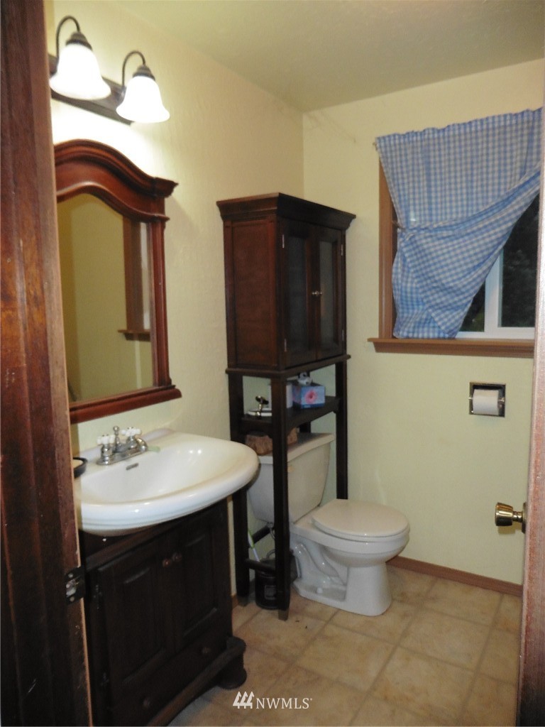 7121 191st Avenue Southwest Rochester, WA 98579 - Photo 8 of 20