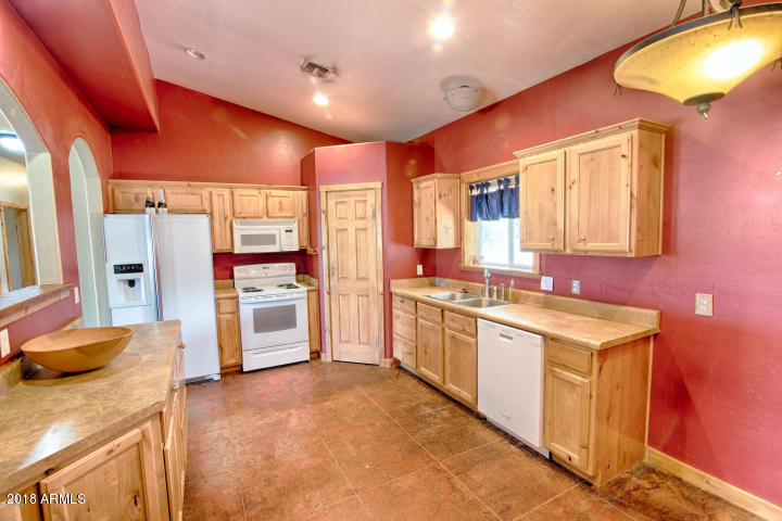 6954 Jacks High Road Show Low, AZ 85901 - Photo 5 of 42 20180810161010253427000000-o