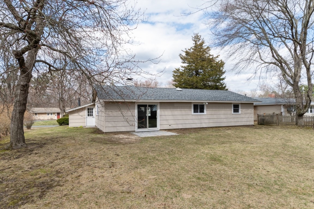 30 Ridgefield Drive Framingham, MA 01701 - Photo 3 of 42